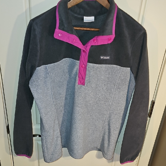Columbia Jackets & Blazers - Columbia Women's Charcoal and Magenta Fleece Pullover Size XL